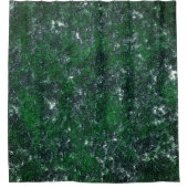 Grüne Pilze auf Baumrinde oder weißer grauer Stein Duschvorhang (Vorderseite)