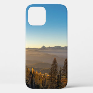 GRÜNE PINENBÄUME AUF BERG UNTER BLAUEM HIMMEL WÄHR Case-Mate iPhone HÜLLE