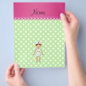 Grüne Polka-Punkte für Krankenschwester mit person Flyer (Hand)