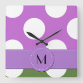 Grüne Polka-Punkte, Lila Polka-Punkte, Monogramm Quadratische Wanduhr (Vorderseite)