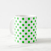 Grüne Polka-Punkte mit weißem Hintergrund Kaffeetasse (Vorderseite Links)