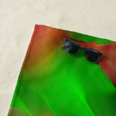 Grüne Reliefs und farbige Reliefs dominieren Strandtuch (Beispiel)