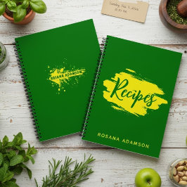 Grüne Rezeptseiten-Journal mit gelbem Namen Notizblock