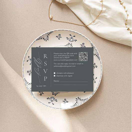 Grüne RSVP-Karte mit QR-Code und Skript-Schriftart RSVP Karte