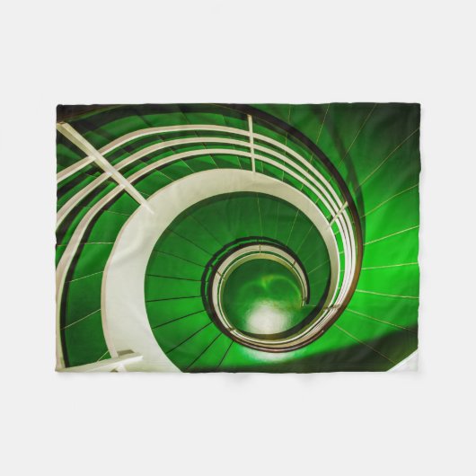Grüne Rundtreppe Fleecedecke (Vorderseite (Horizontal))