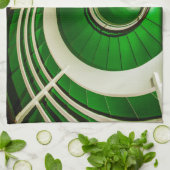 Grüne Rundtreppe Geschirrtuch (Gefaltet)