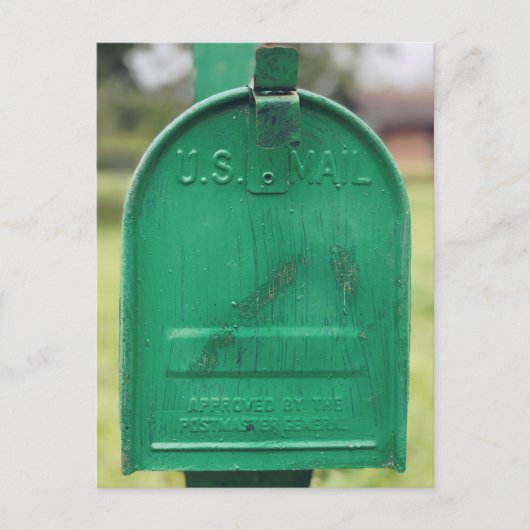 Grüne Rustikale Briefkasten Portrait Postkarte (Vorderseite)