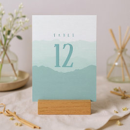 Grüne sanfte Berge Hochzeitszeichen Tischnummer