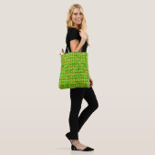 Grüne Schädel und Sonnenblumen, Design 8 Tasche (Am Model)
