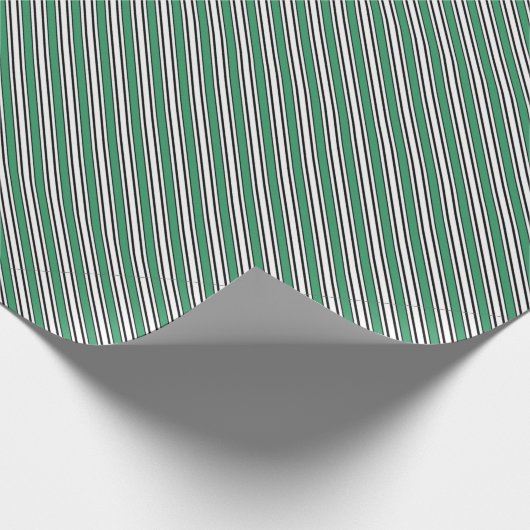 Grüne Schwarz-weiße Streifen Maskuline Ästhetik Geschenkpapier (Ecke)