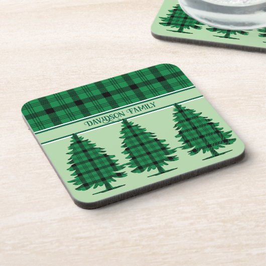 Grüne schwarze, gemütliche Tartan Pine Trees Getränkeuntersetzer (Linke Seite)