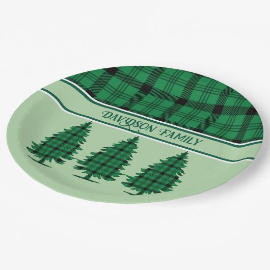 Grüne schwarze, gemütliche Tartan Pine Trees Pappteller (Schrägansicht)