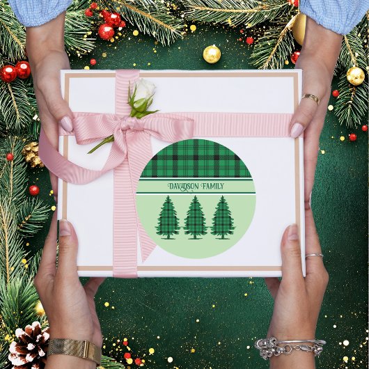 Grüne schwarze, gemütliche Tartan Pine Trees Runder Aufkleber
