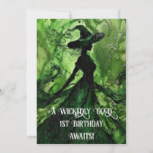 Grüne Schwarze Hexe hat ein Mädchen zum ersten Geb Einladung