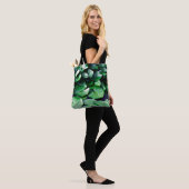 Grüne Seerosen Tasche (Am Model)