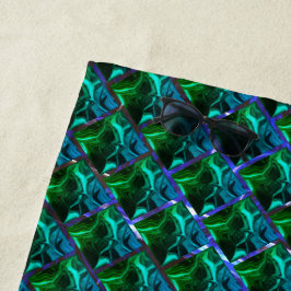 Grüne Smaragde und Kurven unter Nickelgitter Strandtuch