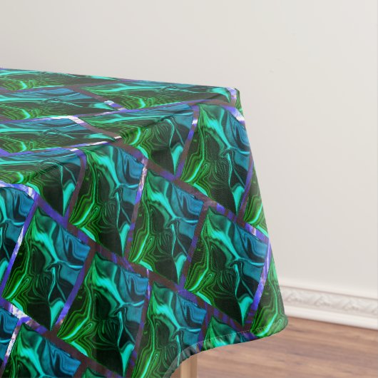 Grüne Smaragde und Kurven unter Nickelgitter Tischdecke (Beispiel)