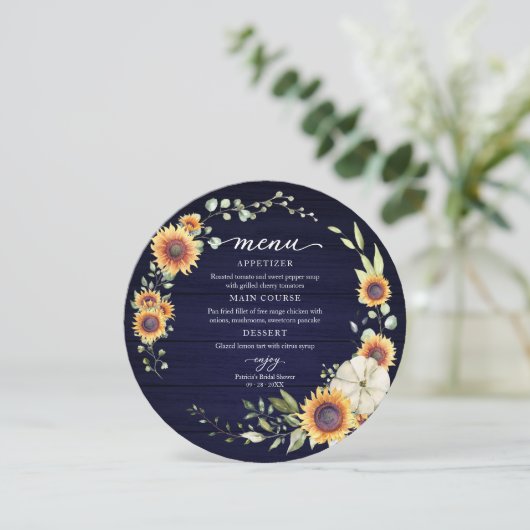 Grüne Sonnenblumen Fall Brautparty Round Menu Einladung (Stehend Vorderseite)