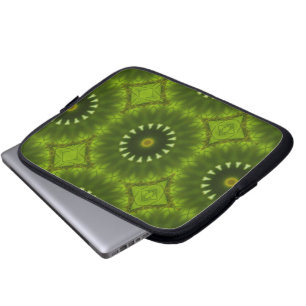 Grüne Sonnendurchbruch-Abstrakt-Kaleidoskop-Muster Laptopschutzhülle
