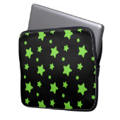 Grüne Sterne auf schwarzem Muster Laptopschutzhülle (Vorderseite Links)