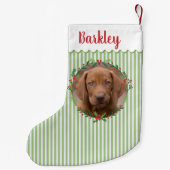 Grüne Streifen Evergreen Kranz Hund Foto Kleiner Weihnachtsstrumpf (Rückseite)