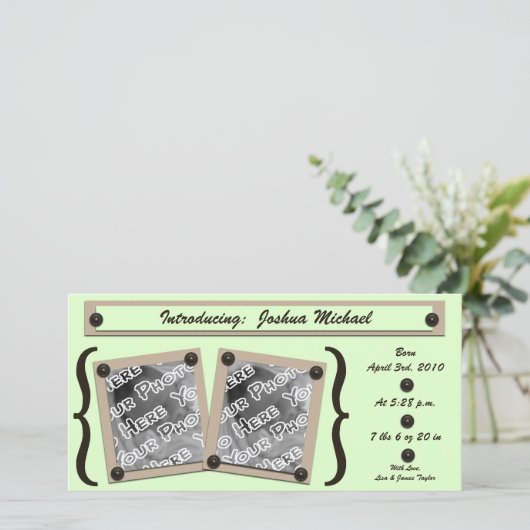 Grüne Tasten & Brackets Geburtsankündigung Ankündigung (Stehend Vorderseite)