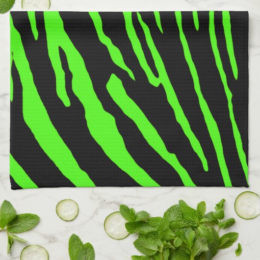 Grüne Tiger Streifen Handtuch (Gefaltet)