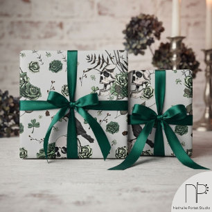 Grüne Totenkopf-Rosen St. Patricks Day-Geschenkpap Geschenkpapier