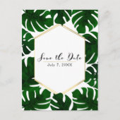 Grüne tropische Blätter Weiß und Gold Save the Dat Ankündigungspostkarte (Vorderseite)