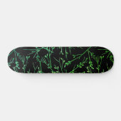 Grüne Twigs auf schwarz Skateboard (Horizontal)