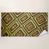 Grüne und braune Architektur Strandtuch (Vorderseite)