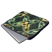 GRÜNE UND GOLD IRISCHE KNOTEN UND KLEEBLÄTTER LAPTOPSCHUTZHÜLLE (Vorne Knopf)