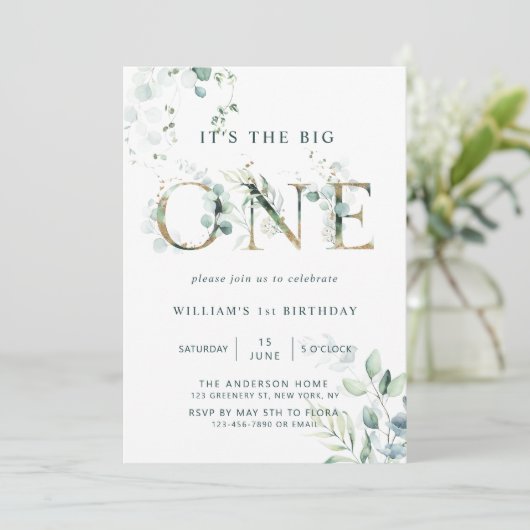 Grüne und goldene botanische Briefe zum ersten Geb Einladung (Stehend Vorderseite)