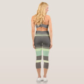 grüne und graue Abstrakte Streifen Capri Leggings (Rückseite)