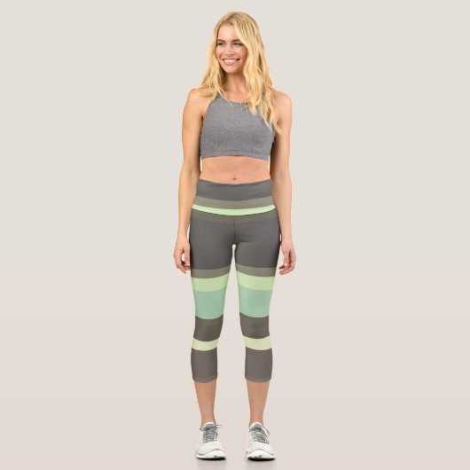 grüne und graue Abstrakte Streifen Capri Leggings (Vorderseite)
