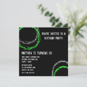 Grüne und graue Grunge Circles Boy Birthday Party Einladung (Stehend Vorderseite)