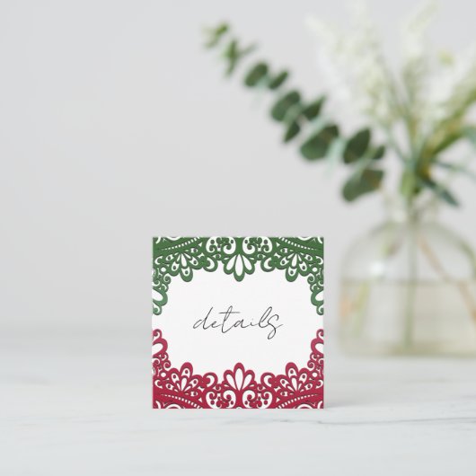 Grüne und rote Spitzen Elegante Fiesta Hochzeit De Quadratische Visitenkarte (Stehend Vorderseite)