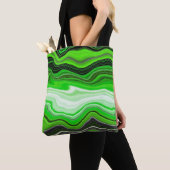 Grüne und schwarze Marmor wie gestreifte Fluid Art Tasche (Von Nahem)
