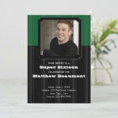 Grüne und Schwarze Streifen Einladung zur Geburtst (Stehend Vorderseite)