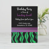 Grüne und schwarze Zebrastreifen Geburtstagseinlad Einladung (Stehend Vorderseite)