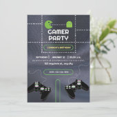 Grüne und Weiße Gamer Geburtstagsparty Einladung (Stehend Vorderseite)