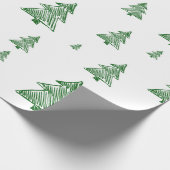 Grüne und weiße Weihnachtsbaumdrucke Geschenkpapier (Ecke)