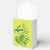 Grüne Vordrucke auf einem Vordruckfeld Geschenkschachtel (Geöffnet)