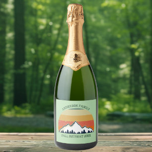 Grüne Wald-Familientreffen-Party beim Sonnenunterg Schaumweinetikett