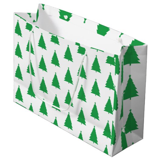 Grüne Weihnachtsbaummuster auf Weiß Große Geschenktüte (Vorderseite Schrägansicht)