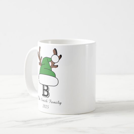 Grüne Weihnachtsmannmütze Monogram Weihnachten Kaffeetasse (Vorderseite Links)