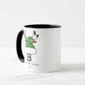 Grüne Weihnachtsmannmütze Monogram Weihnachten Tasse (Vorderseite Links)