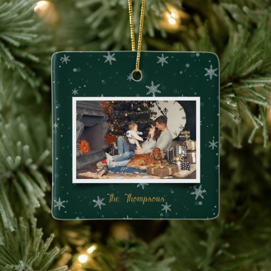 Grüne Weihnachtsschneeflocken Keramikornament (Baum)