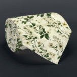 Grüne Weinlese Hochzeit mit weichem Wildblume Krawatte<br><div class="desc">Whimsikale Reben und Wildblumen auf Creme bieten einen sanften,  romantischen Look für den Bräutigam oder Trauzeugen in Gartenhochzeiten.</div>
