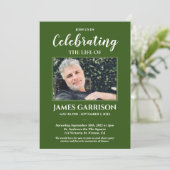 Grüne Weiße Feier zum Foto des Lebens Einladung (Stehend Vorderseite)